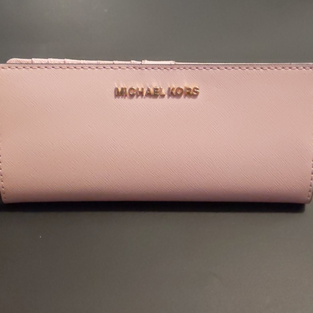 Michael Kors Jet Set Travel wallet